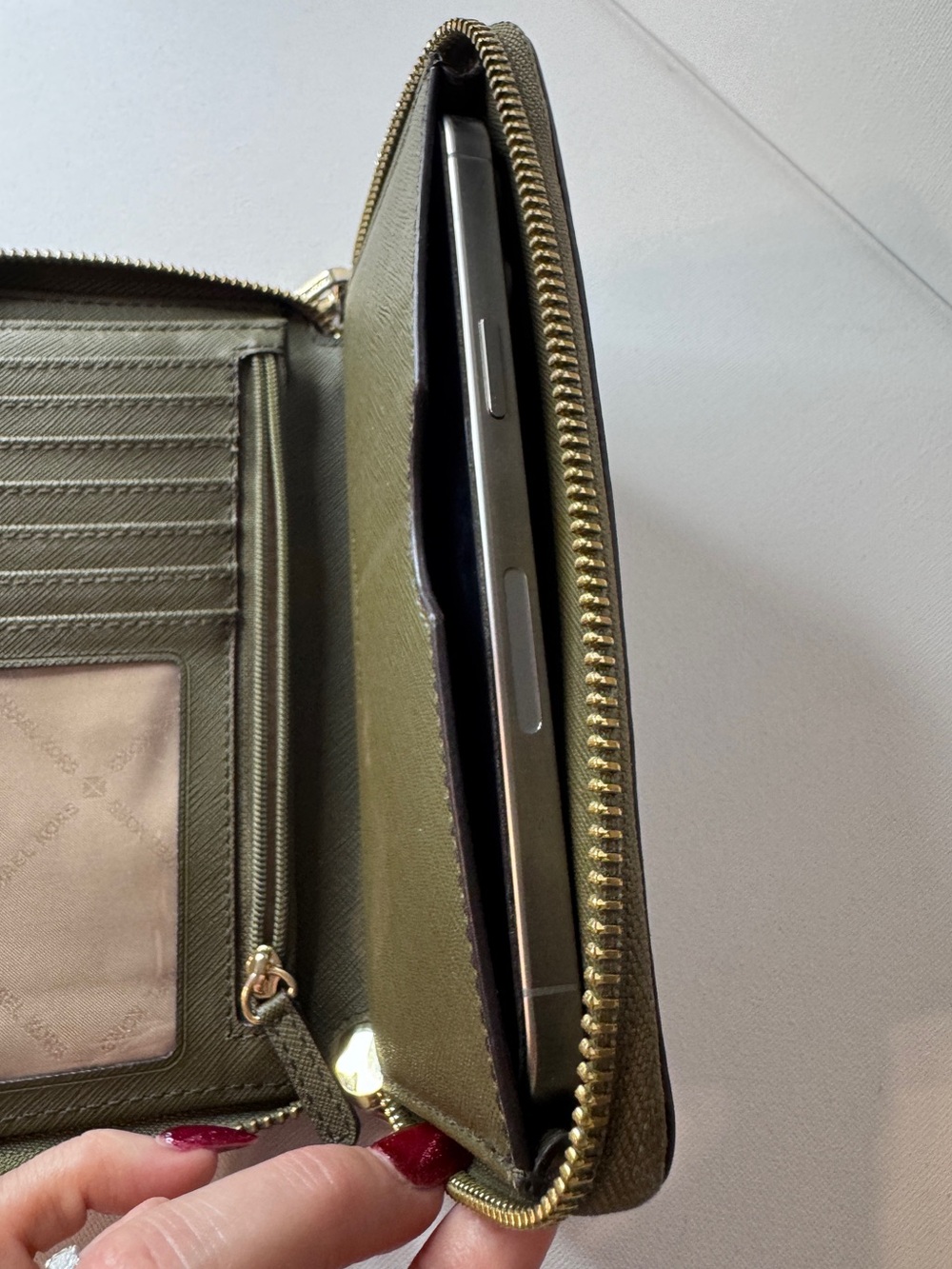 Michael Kors Jet Set Phone Case Wristlet Wallet - Picture 6 of 6